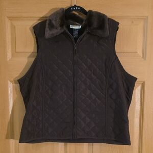 Women's‎ Brown Quilted Vest with Faux Fur Collar Sz 1X